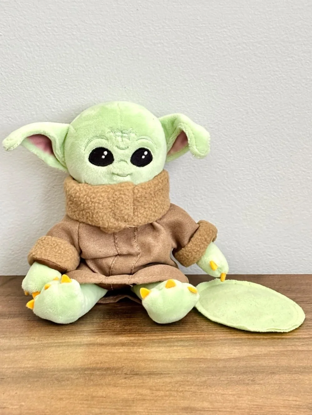 Disney Parks Star Wars Grogu Baby Yoda Magnetic Shoulder Plush Pal Sounds WORKS